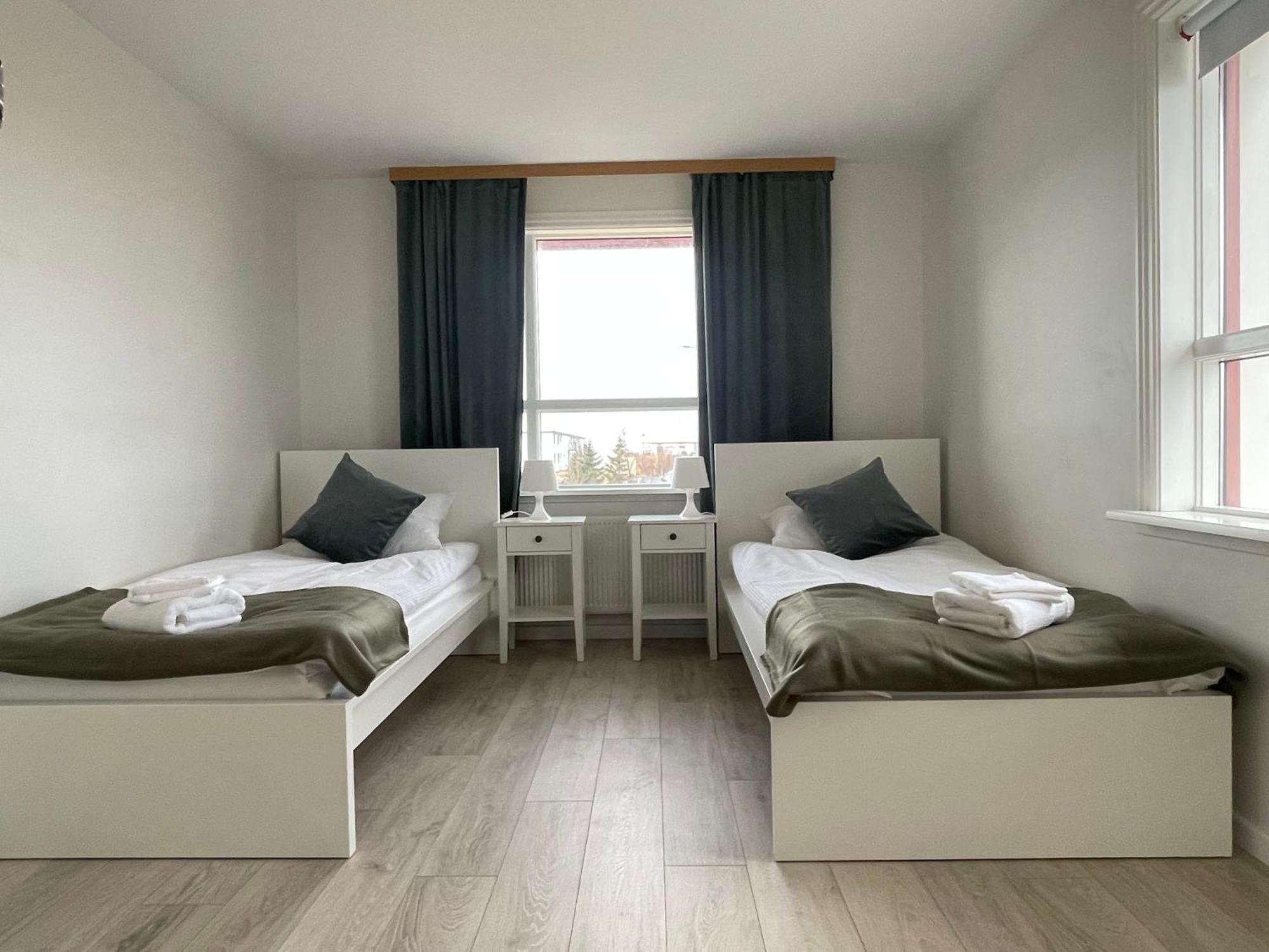 Iq Apartments 2 Keflavík Buitenkant foto
